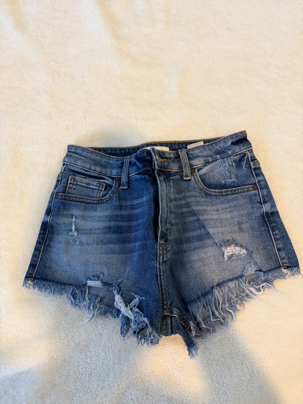 eunina Medium Wash Denim Shorts with Contrast Stitching